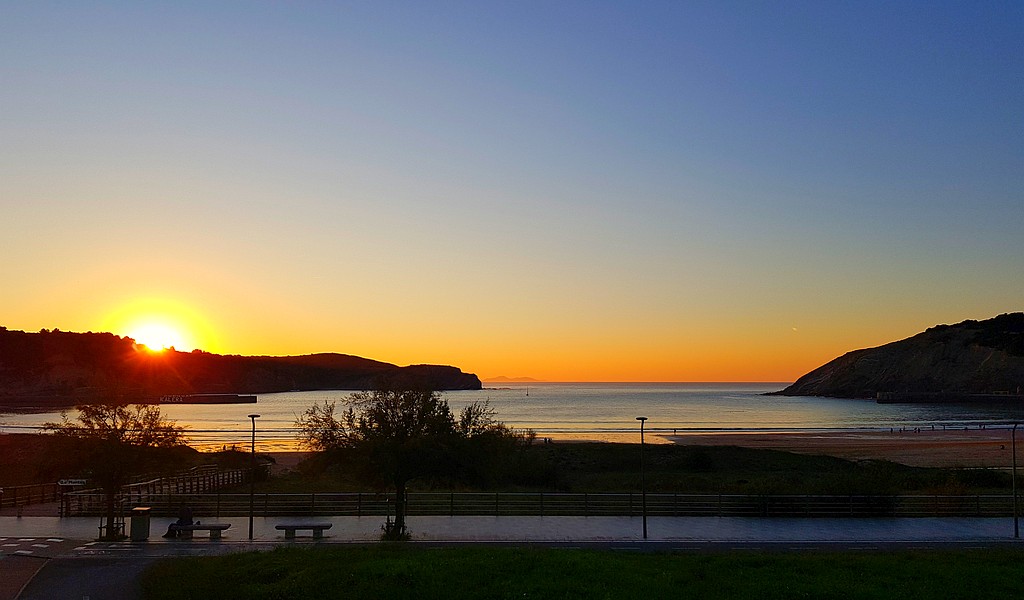 Strand von Gorliz bei Sonnenuntergang